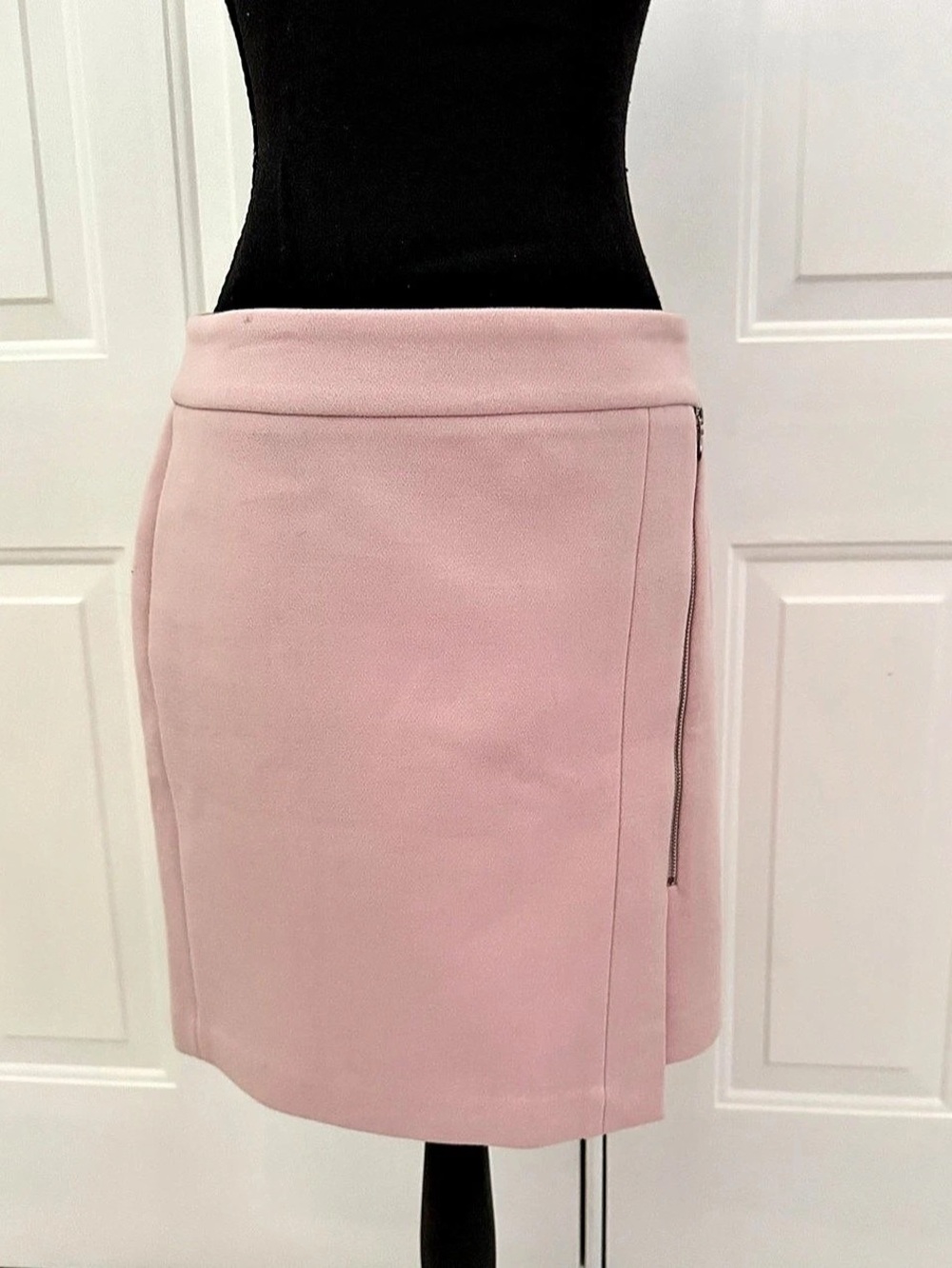 White House Black Market Asymmetrical-Zip Mini Skirt Pink Mini Skirt Size 2